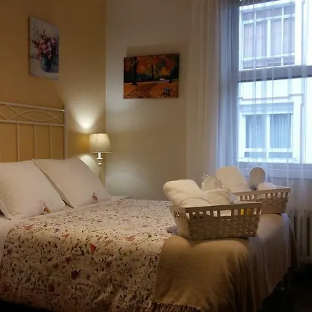 Muralla Romana Bed and Breakfast *